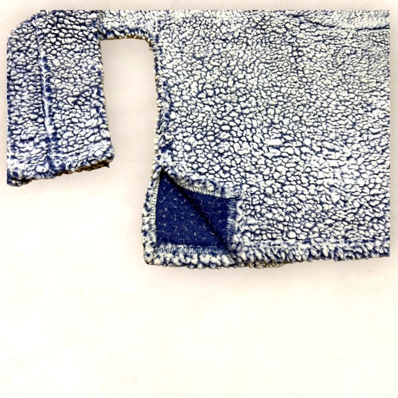 Pre-Owned Sherpa soft cozy pullover jacket for Girls 8-10 y/o S size. Warm. - Picture 4 of 14